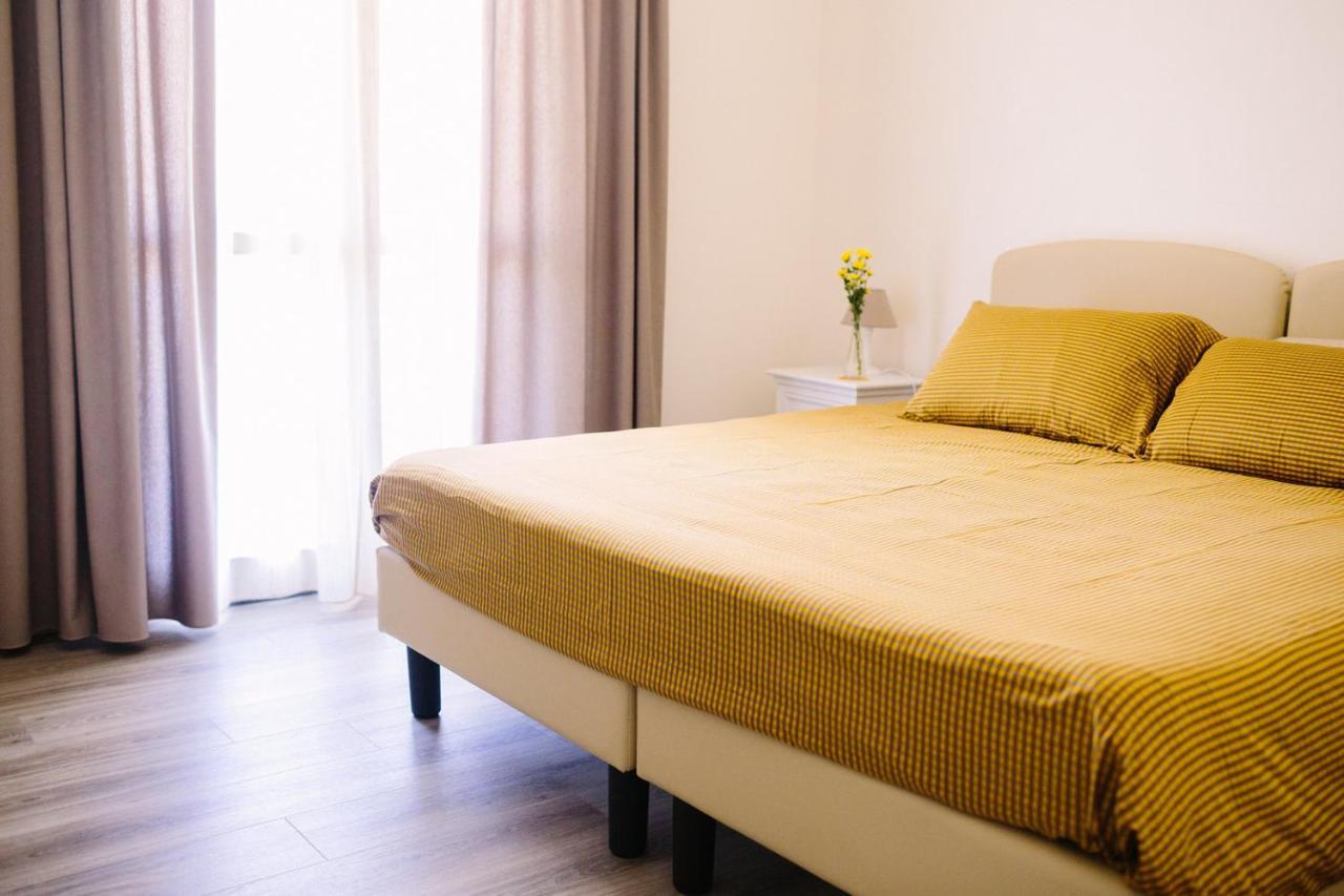 Agriturismo Familiare I Giardini Del Lago วาเรเซ ภายนอก รูปภาพ