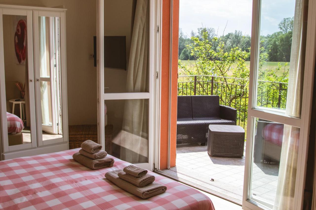 Agriturismo Familiare I Giardini Del Lago วาเรเซ ภายนอก รูปภาพ
