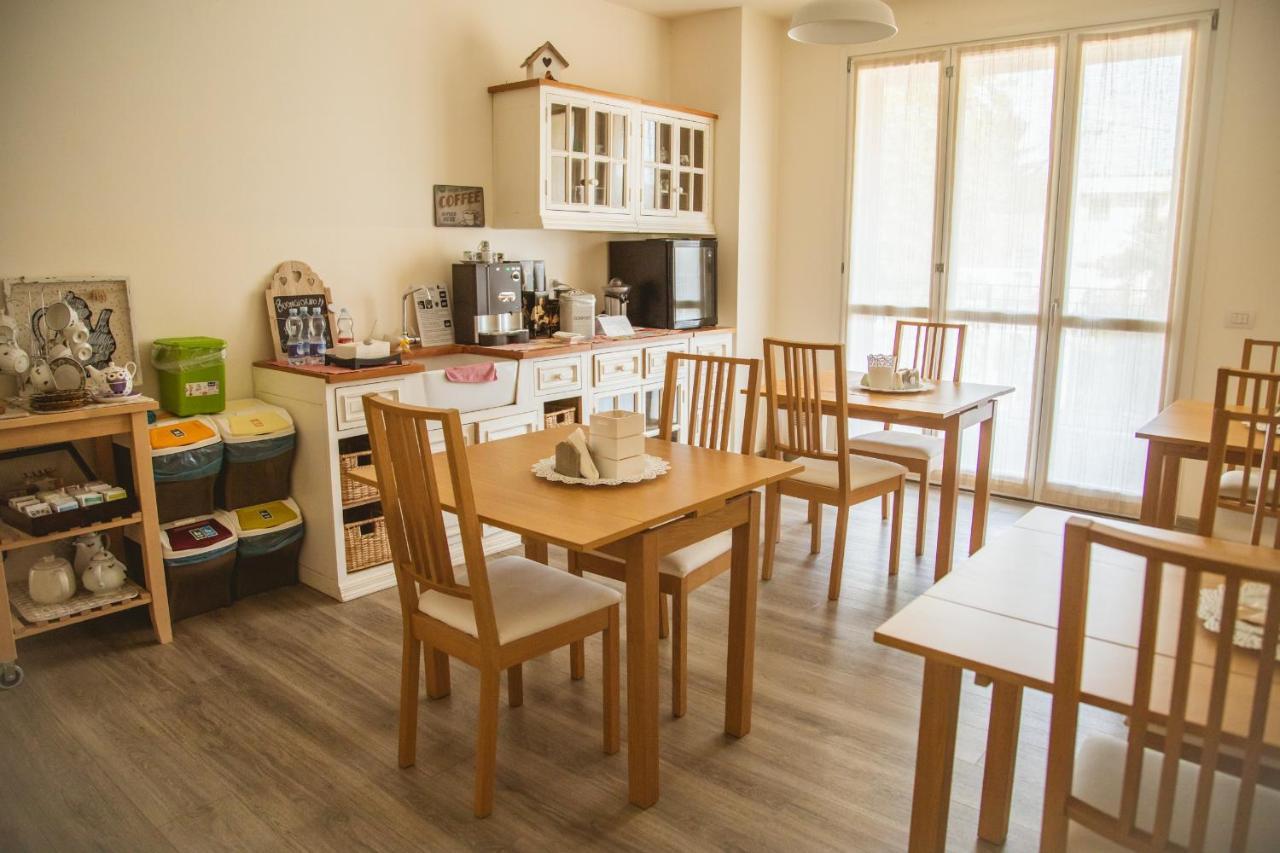 Agriturismo Familiare I Giardini Del Lago วาเรเซ ภายนอก รูปภาพ