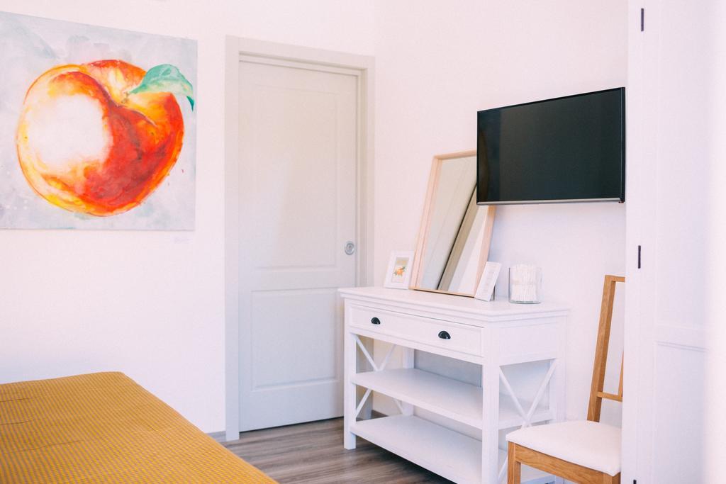 Agriturismo Familiare I Giardini Del Lago วาเรเซ ภายนอก รูปภาพ